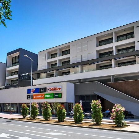 אומיס Rivus Apartments מראה חיצוני תמונה