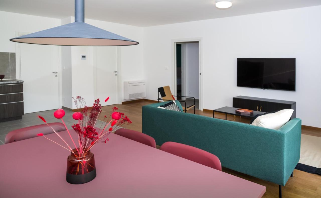 אומיס Rivus Apartments מראה חיצוני תמונה