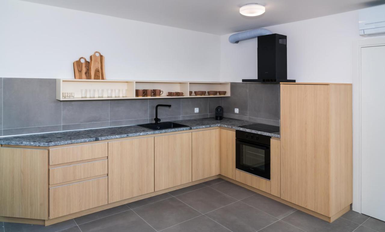 אומיס Rivus Apartments מראה חיצוני תמונה