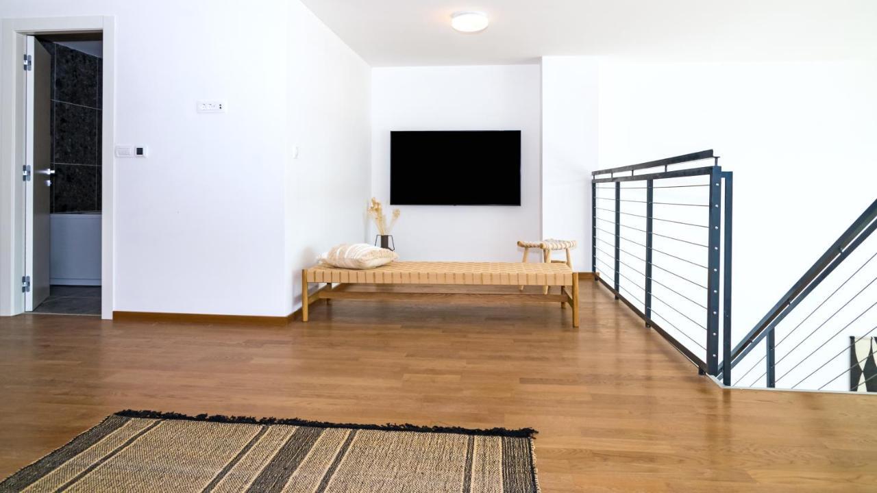 אומיס Rivus Apartments מראה חיצוני תמונה
